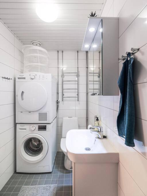 Cozy Roomy Studio Flat Next To Tram Stop @ Kallio Ελσίνκι Εξωτερικό φωτογραφία