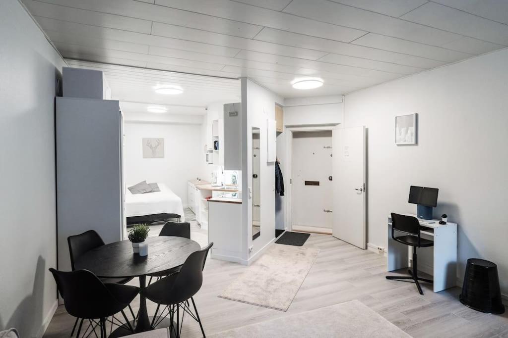 Cozy Roomy Studio Flat Next To Tram Stop @ Kallio Ελσίνκι Εξωτερικό φωτογραφία
